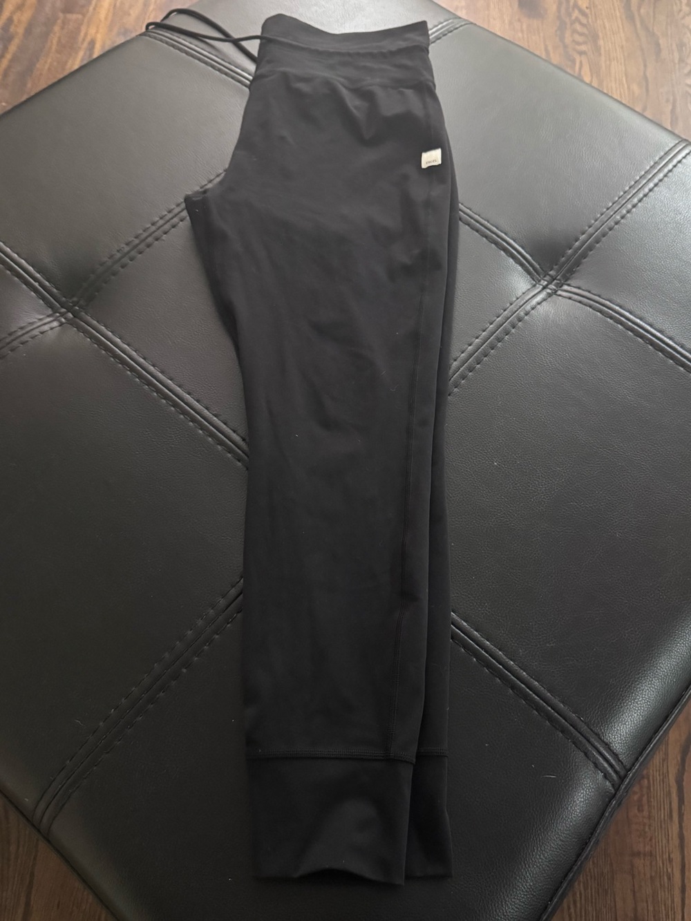 Vuori Daily Black Jogger